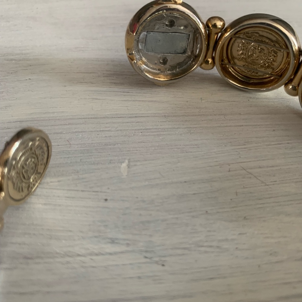 Queen Elizabeth II Tri Color Coin Style Bracelet - Picture 8 of 9